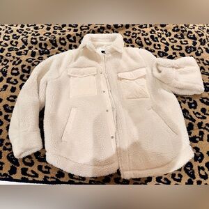 ALO Yoga Cream Sherpa Shacket, size S oversized fit, button placket w/ 4 pockets